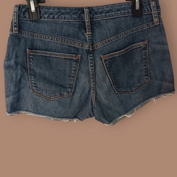 Universal Thread Distressed Denim Shorts Womens 2/26R Casual Style - Picture 2 of 12
